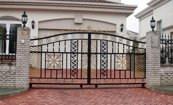 铁艺大门的分�c? /><i></i></a></span>
                            <div>
                                  <b>[2015-06-16]</b>
                                  <p><a href=