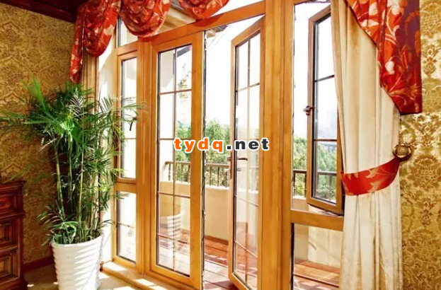 铝包木门�H�是高档别墅的标�? /><i></i></a></span>
                            <div>
                                  <b>[2016-04-18]</b>
                                  <p><a href=